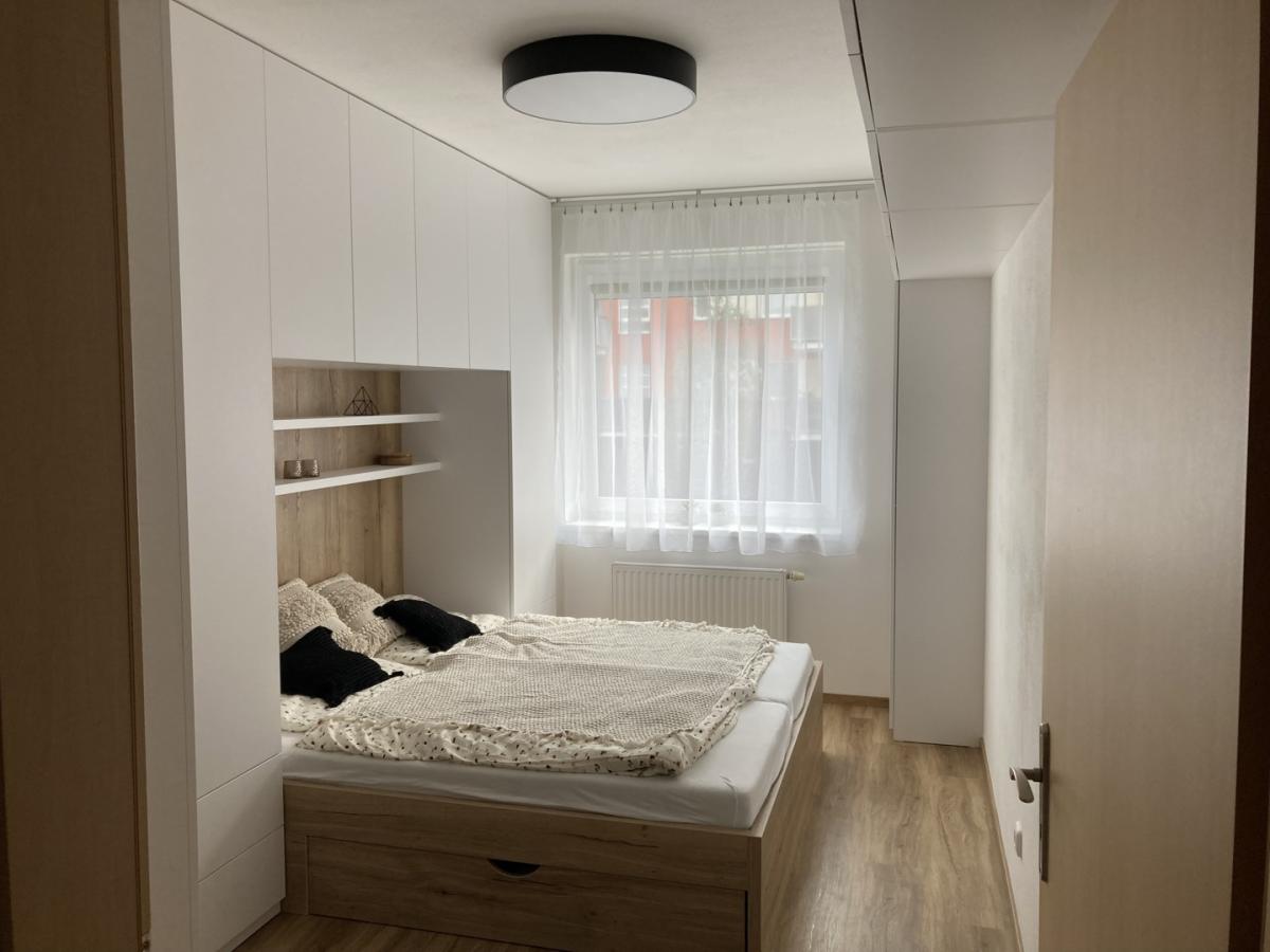 Ložnice a šatny na míru - foto 14