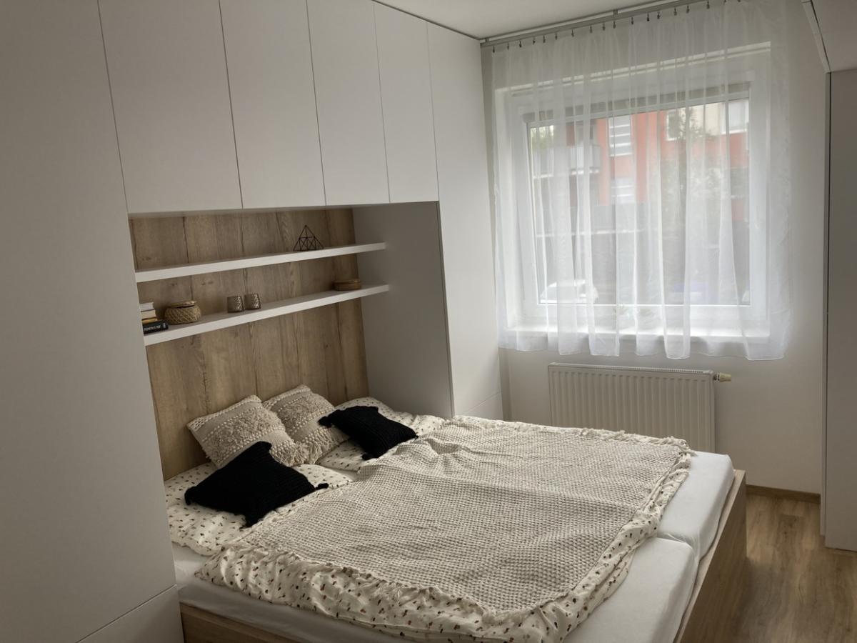 Ložnice a šatny na míru - foto 16