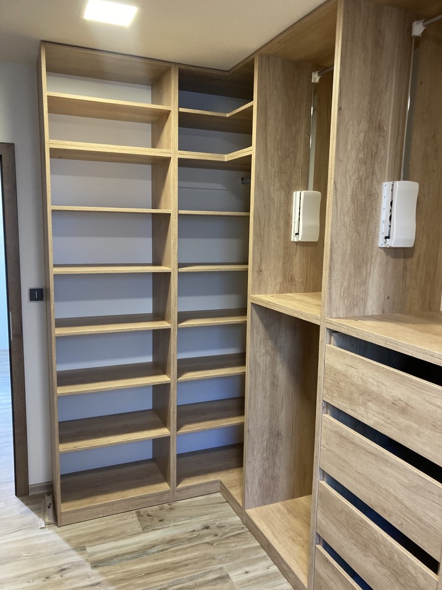 Ložnice a šatny na míru - foto 32